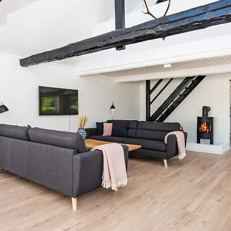 10 Person In Auning-by Traum * Auning