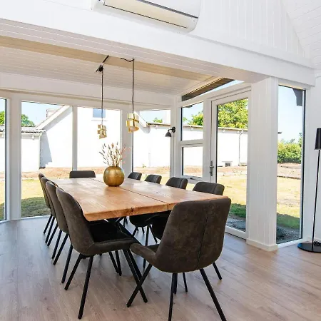 10 Person In Auning-by Traum *