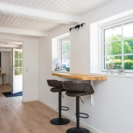 10 Person In Auning-by Traum *